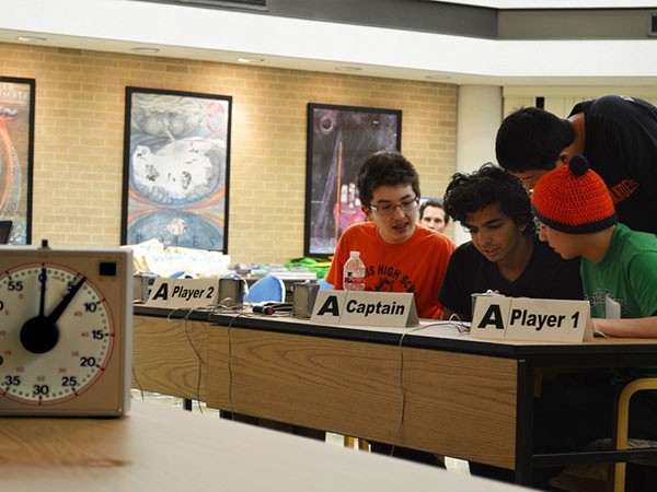Students Go Head-to-Head to Battle in the Regional Ocean Sciences Bowl